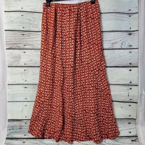 Maurices Women’s Maxi Skirt Size M Rust Geometric Boho Print 100% Rayon Side Zip - Picture 3 of 6